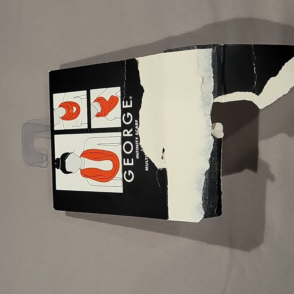 George Infinity Scarf - Picture 4 of 4